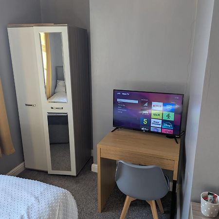 Darwin Stays - Service Accommodation In Newcastle Under Lyme City Centre 外观 照片