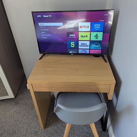 Darwin Stays - Service Accommodation In Newcastle Under Lyme City Centre 外观 照片