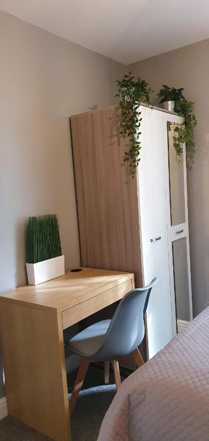 Darwin Stays - Service Accommodation In Newcastle Under Lyme City Centre 外观 照片