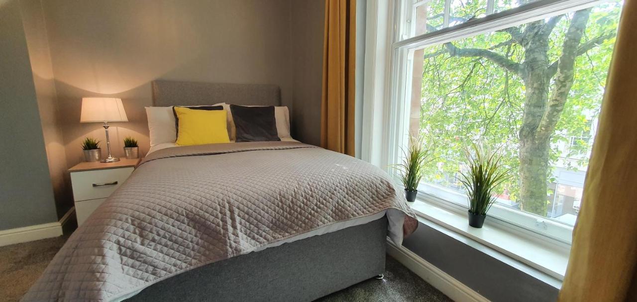 Darwin Stays - Service Accommodation In Newcastle Under Lyme City Centre 外观 照片