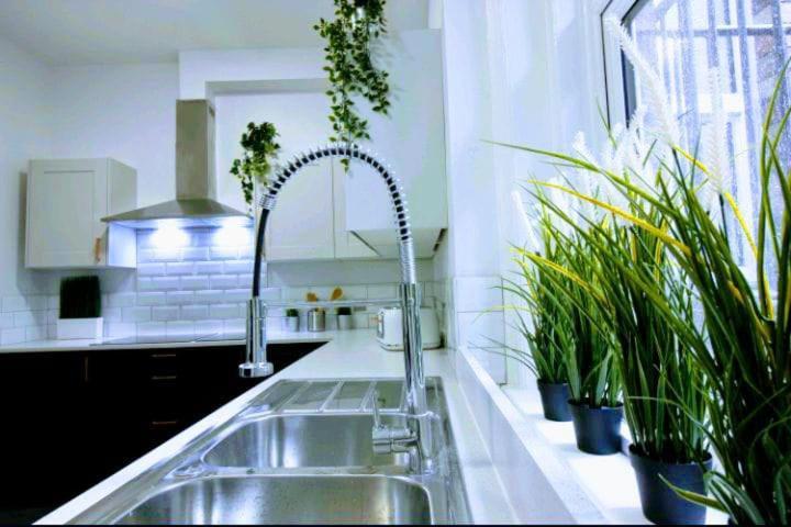 Darwin Stays - Service Accommodation In Newcastle Under Lyme City Centre 外观 照片