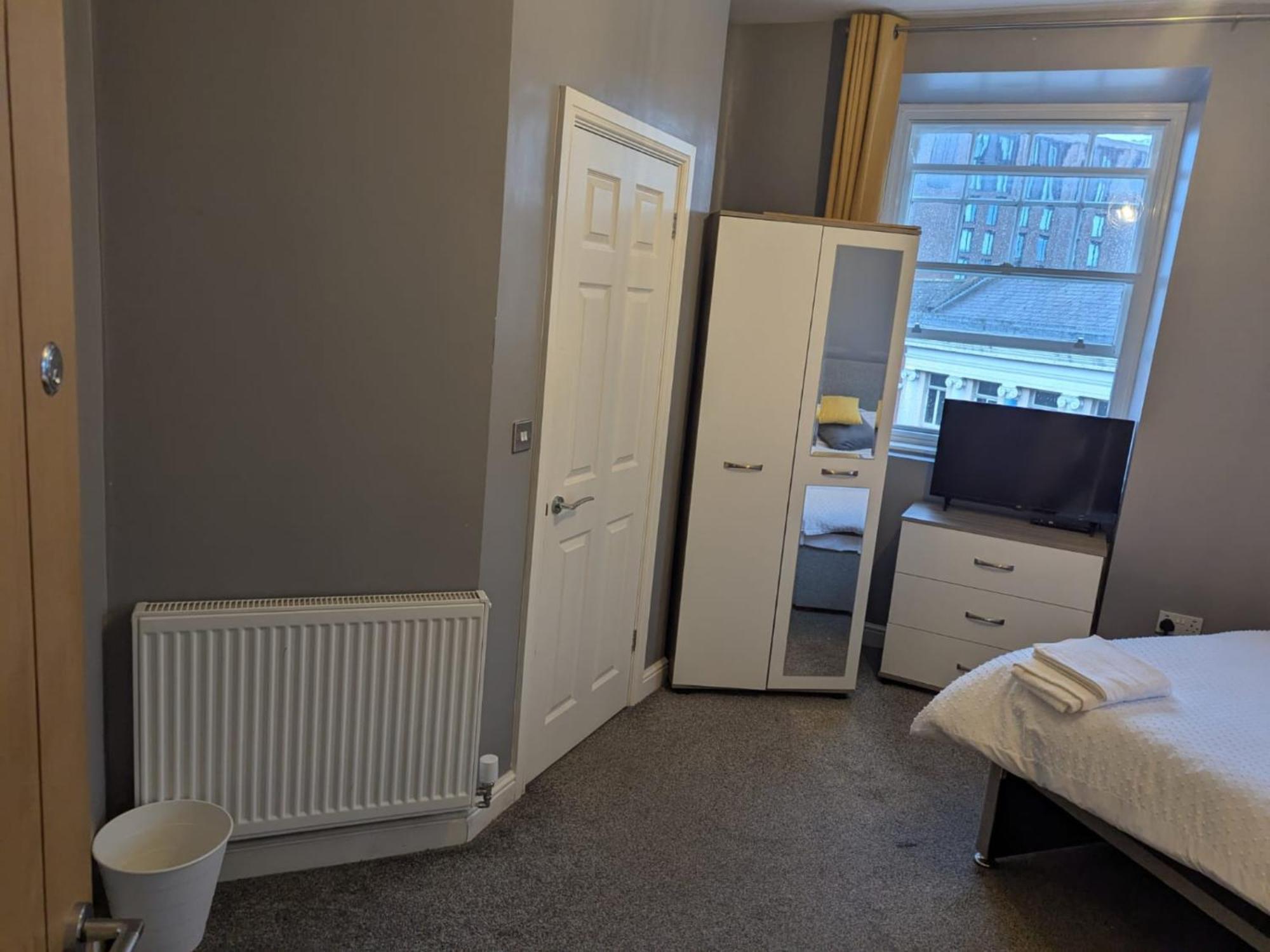 Darwin Stays - Service Accommodation In Newcastle Under Lyme City Centre 外观 照片