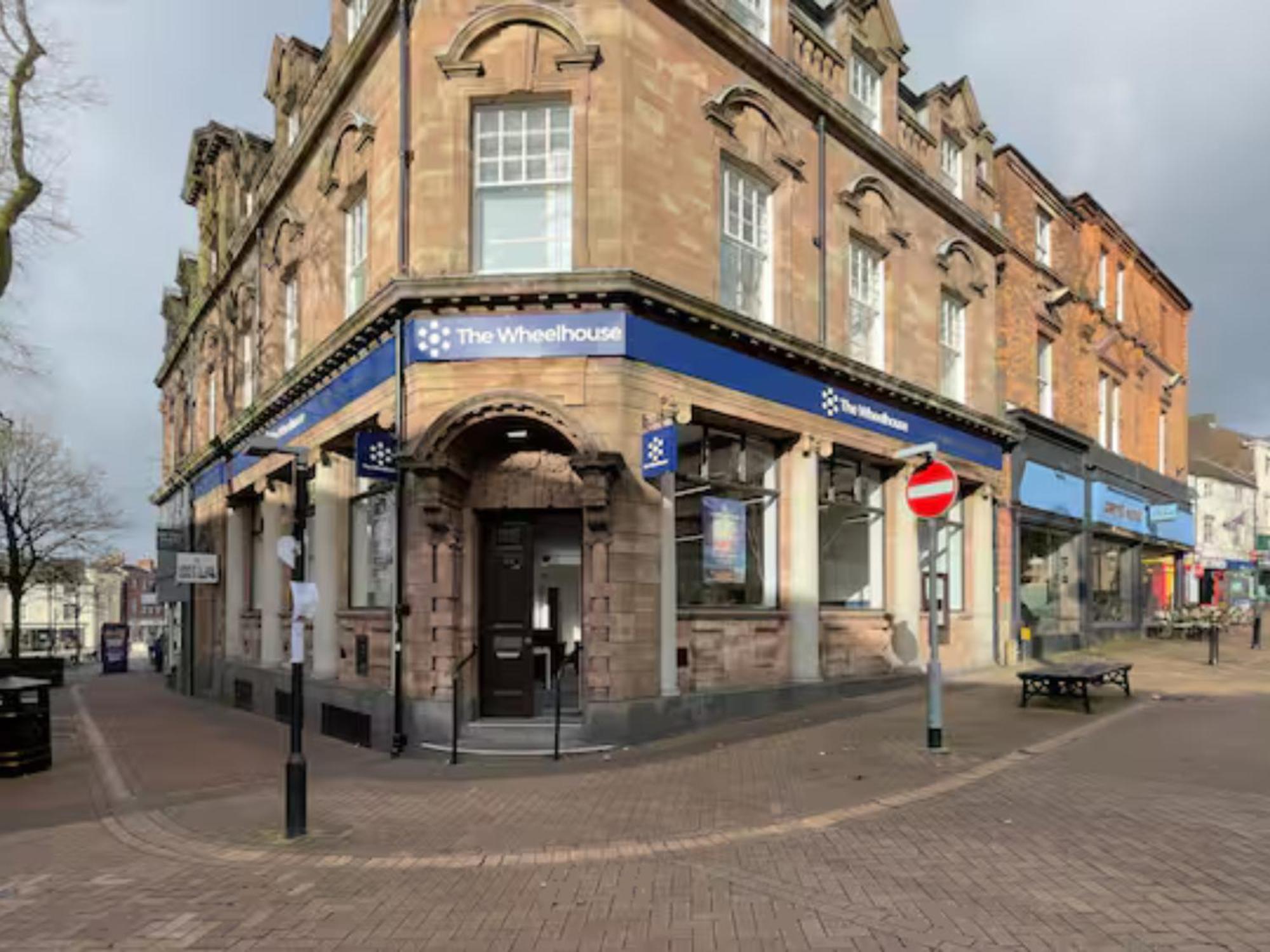 Darwin Stays - Service Accommodation In Newcastle Under Lyme City Centre 外观 照片