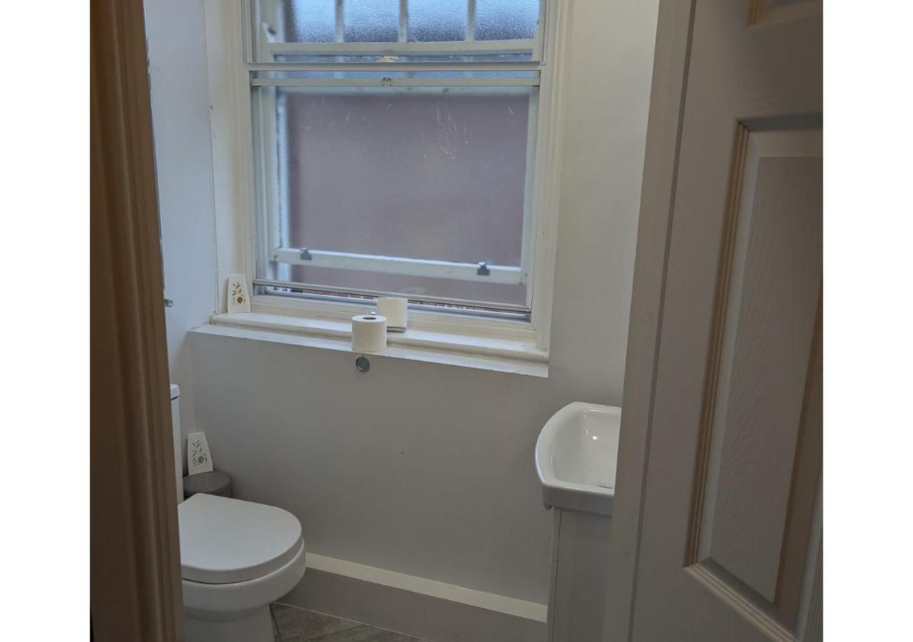 Darwin Stays - Service Accommodation In Newcastle Under Lyme City Centre 外观 照片